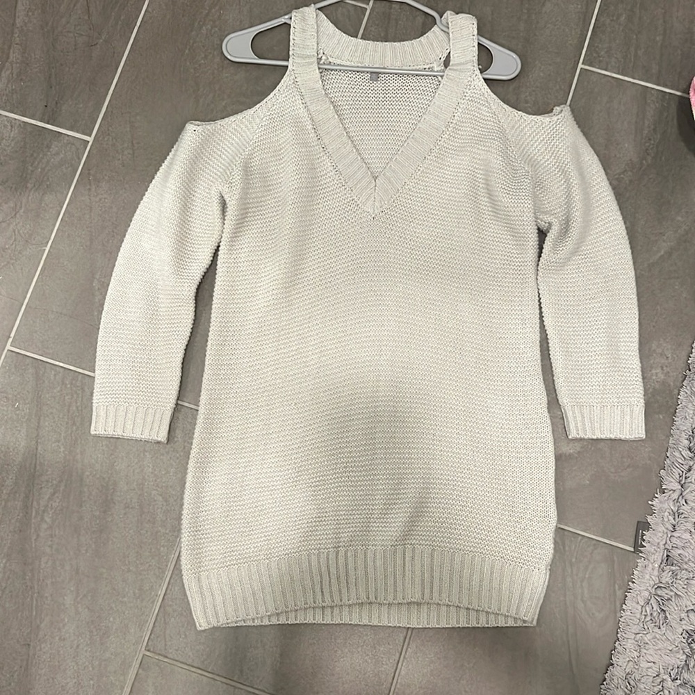 Shoulder cut out knit dress